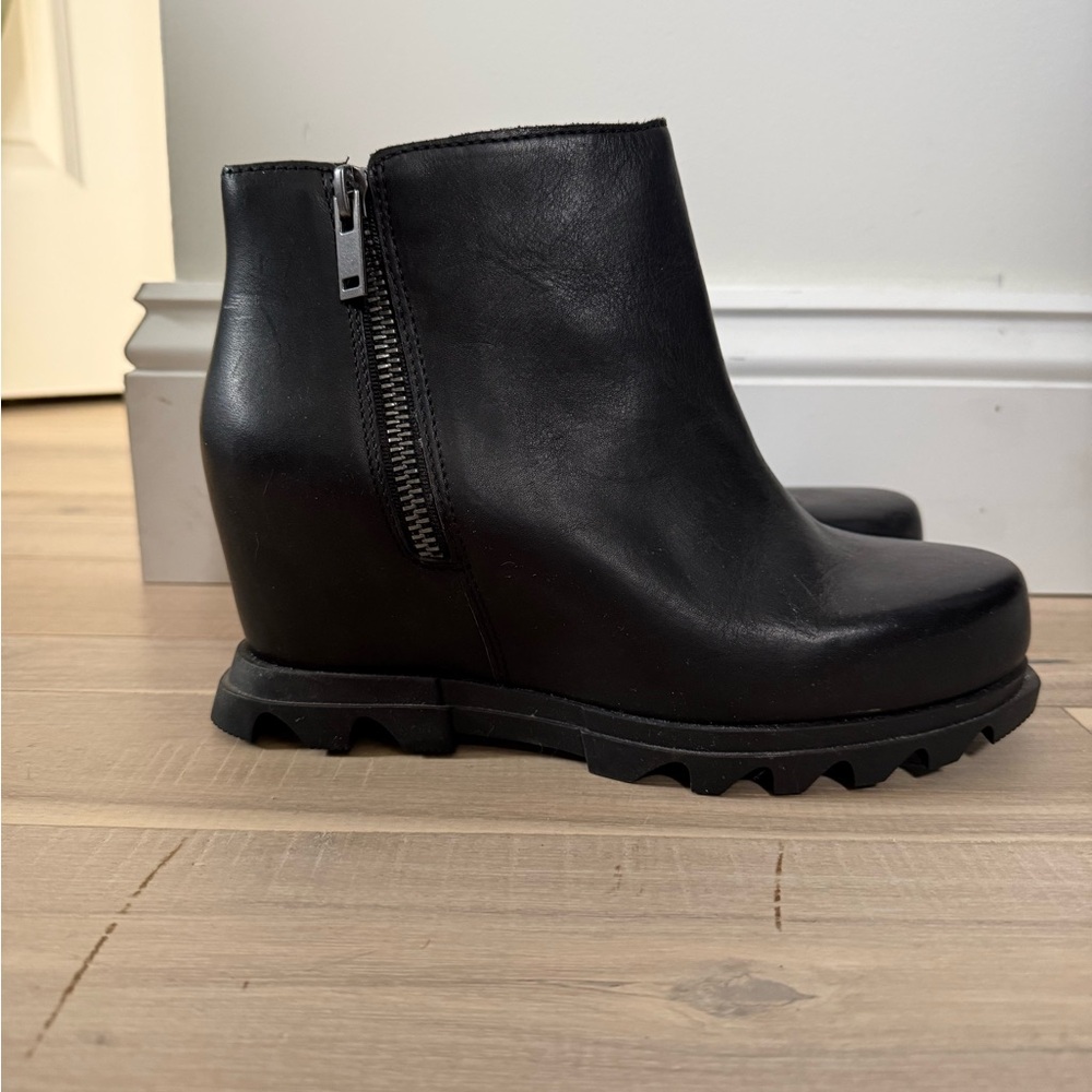 Sorel Black Leather Wedge Ankle Boots